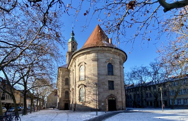 Neustädter Kirche im Winter mit Schnee