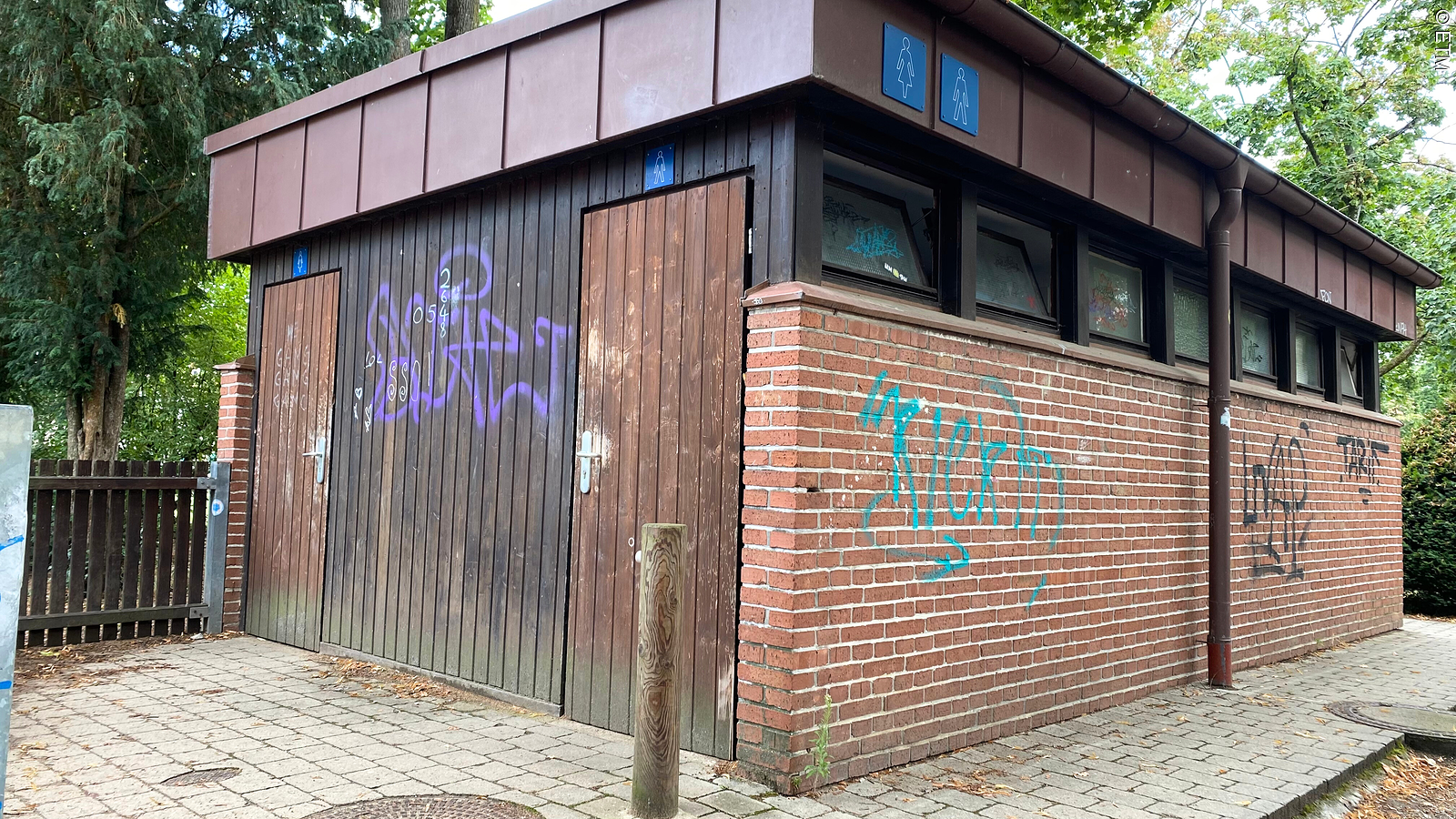 Öffentliche Toilette am Theaterplatz