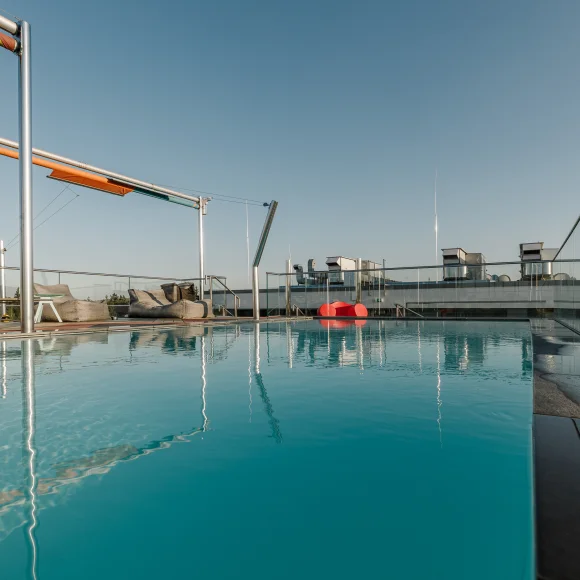 Dachpool Pool auf dem Dach vom Brucklyn Appartementhaus