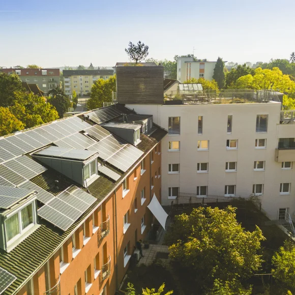 Drohnenaufnahme Hotel Luise Drohnenaufnahme vom Hotel Luise mit Dach