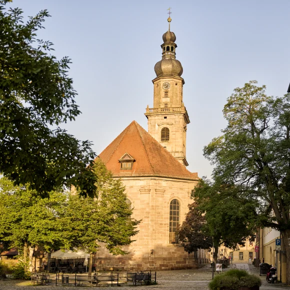 Altstädter Kirchenplatz Altstädter Kirchenplatz mit Kirche