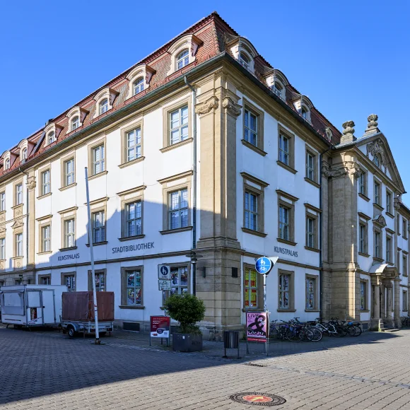Palais Stutterheim Palais Stutterheim von der Hauptstraße aus gesehen