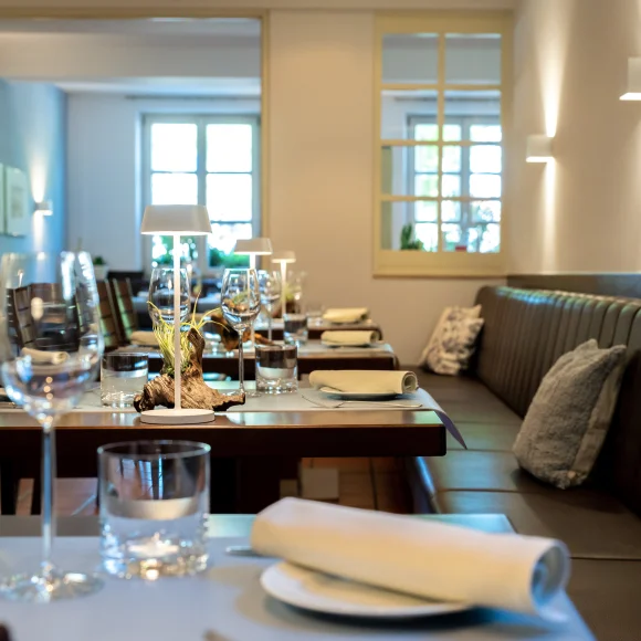 Räumlichkeiten im Restaurant Die Räumlichkeiten in Altmanns Restaurant by Jonas Richter