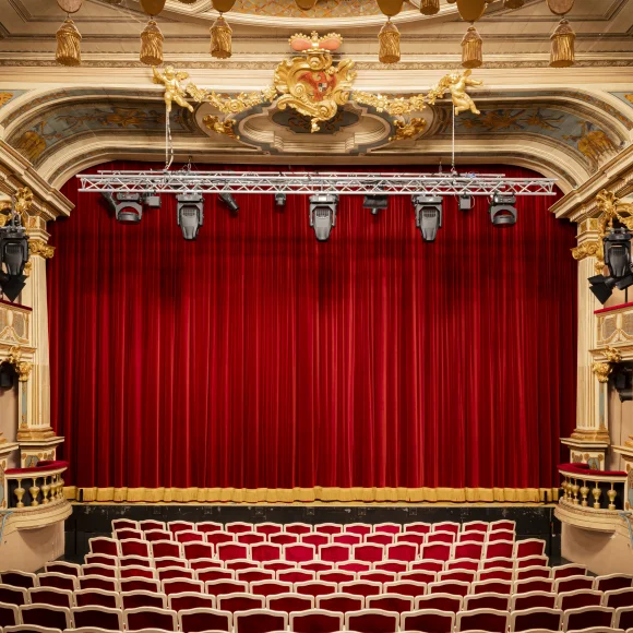 Blick auf die Bühne im Erlanger Markgrafentheater