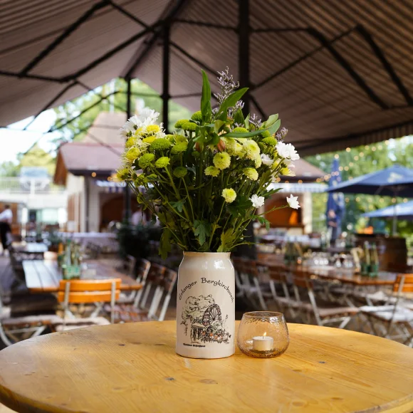 Altstädter Schießhaus Im Biergarten beim Altstädter Schießhaus