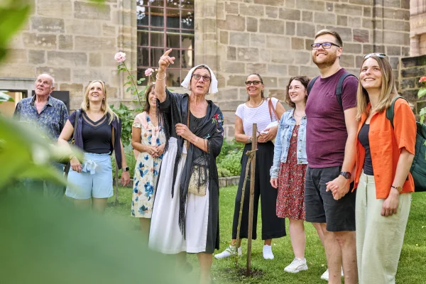 Eine Stadtführung mit der Hugenottin im Kostüm