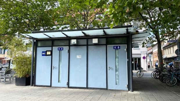 Öffentliche Toilette am Hugenottenplatz